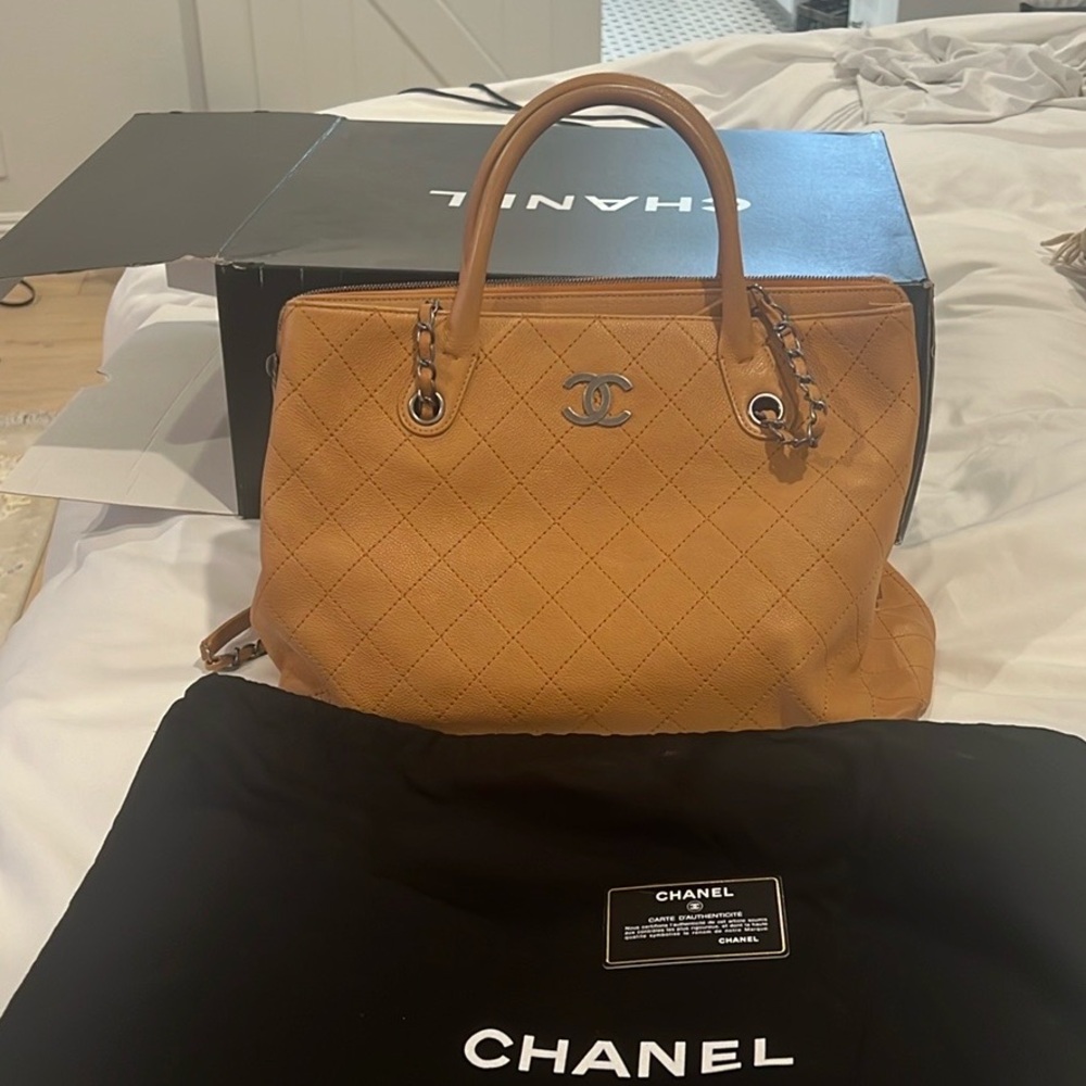 Chanel Large zip shopping tote bag